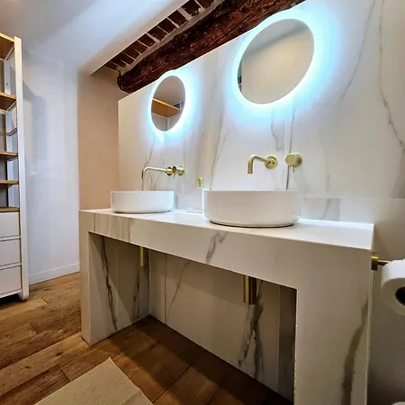 La Fourmiliere - Dans Le Vieil * Antibes