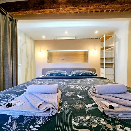 Holiday home La Fourmiliere - Dans Le Vieil *