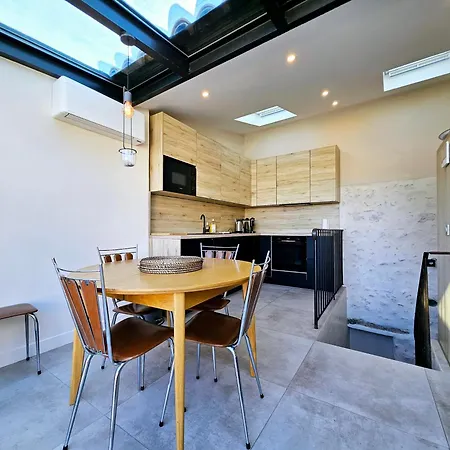 La Fourmiliere - Dans Le Vieil * Antibes