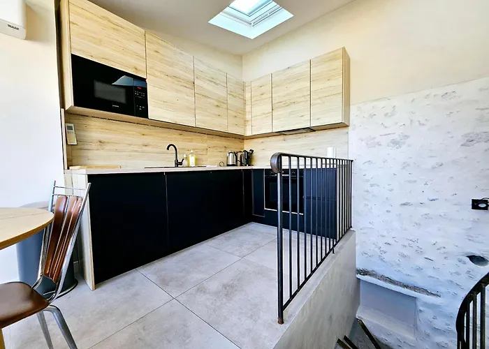 La Fourmiliere - Dans Le Vieil 度假居 昂蒂布